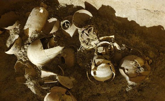 אוצר ארכיאולוגי: קנקנים מבית שני נמצאו בבית אל