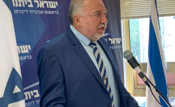 ליברמן: "חייבים לחקור את הצוללות ומטוסי ה-F35"