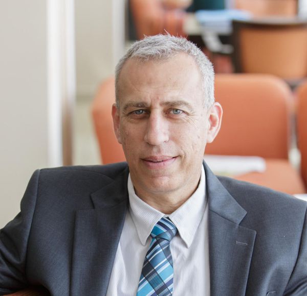 הפרויקטור החדש: "הקורונה תישאר כאן לשנה הקרובה"