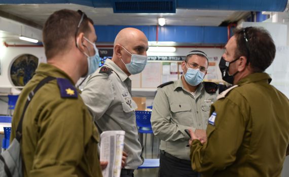 צוות רפואי צבאי יתגבר מחלקת קורונה בבית חולים