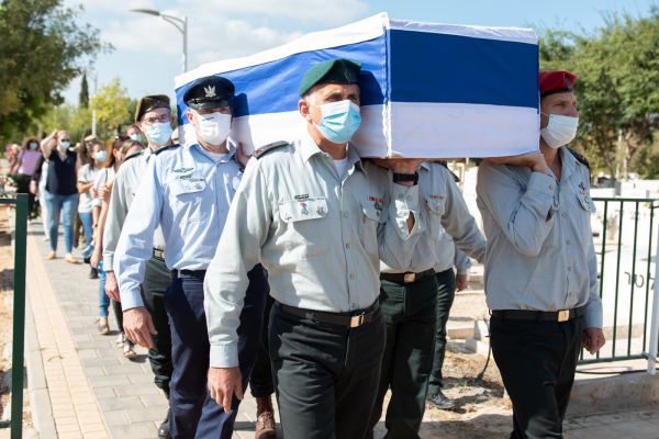 "נפרדים ממפקד גדול" – האלוף גזית הובא למנוחות