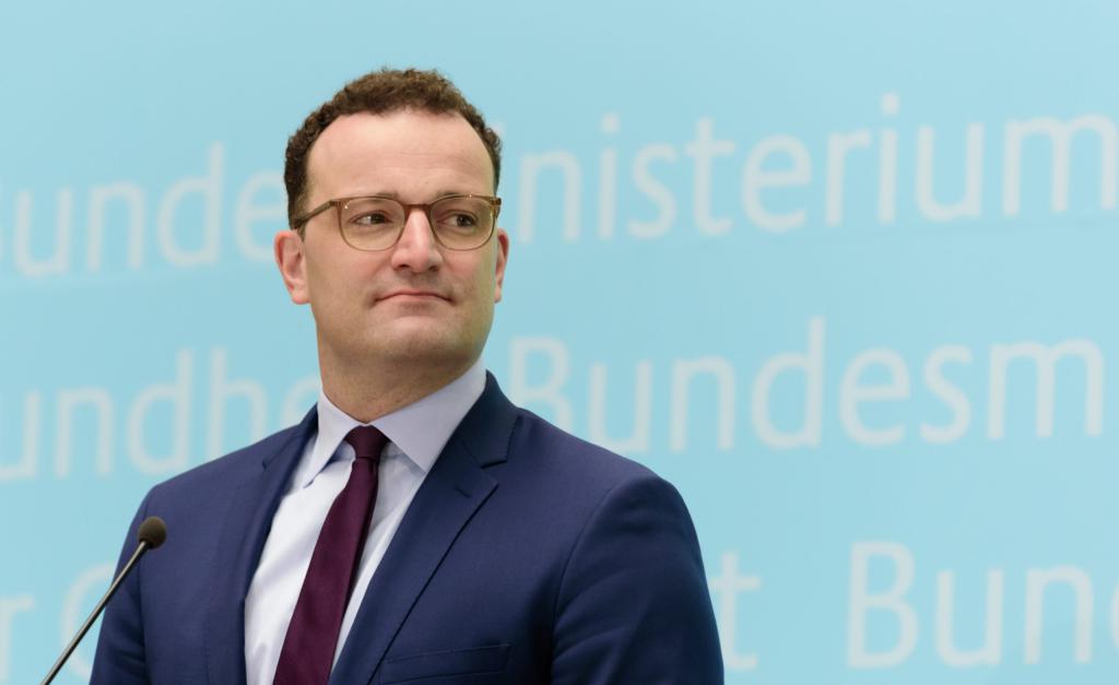 דיווח בגרמניה: שר הבריאות אובחן כחולה בקורונה