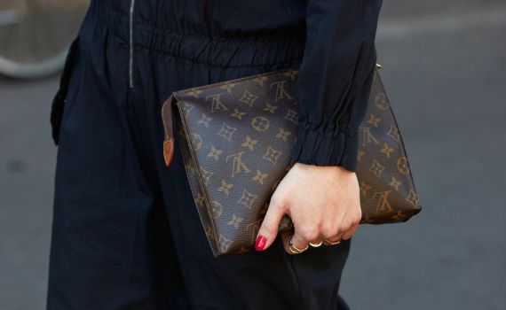 לואי ויטון בית אופנה צרפתי מתערב בבחירות בארה"ב?