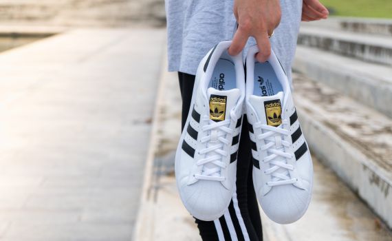 קיבלתם הודעה על מבצע של אדידס? כדאי שתיזהרו