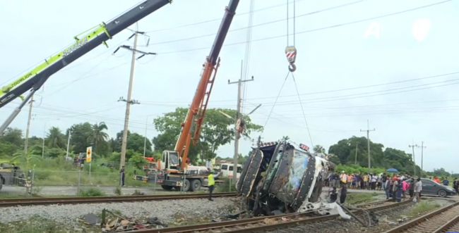 אסון בתאילנד: לפחות 17 הרוגים בתאונת רכבת