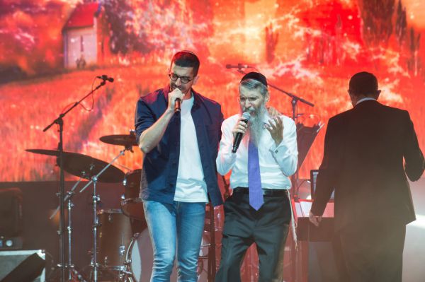 עמד באתגר: אברהם פריד עושה חנן בן ארי. צפו