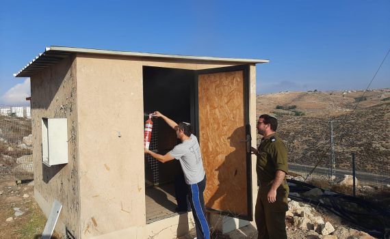 "אפשר להדליק מזגן אחד; ולחשוב אם לקלח את הילד"