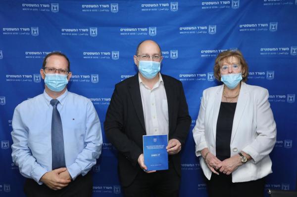 אלימות באינטרנט | שר המשפטים קיבל דו"ח מיוחד