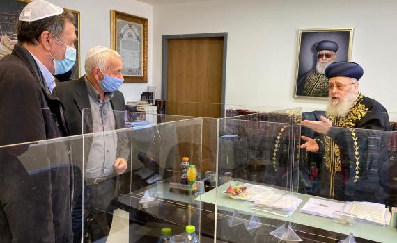 הרב הראשי ושר החקלאות: להציל את מנהלת השמיטה