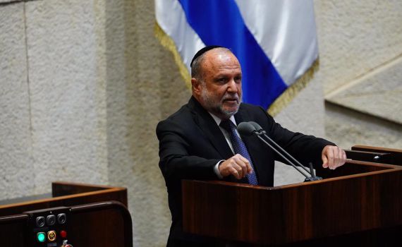 גנץ לא הסכים לוותר: השר יצחק כהן התפטר