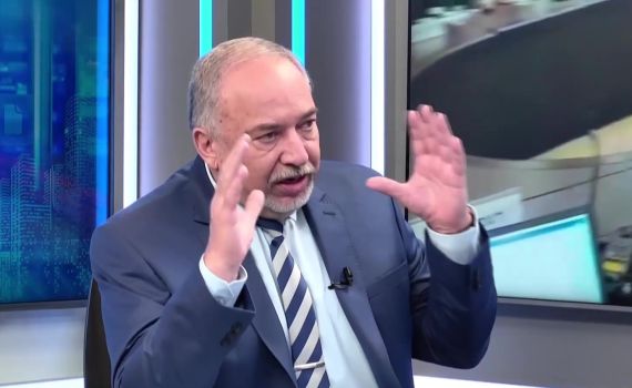 ליברמן דוחה את 'גזרת המעונות' בחודשיים