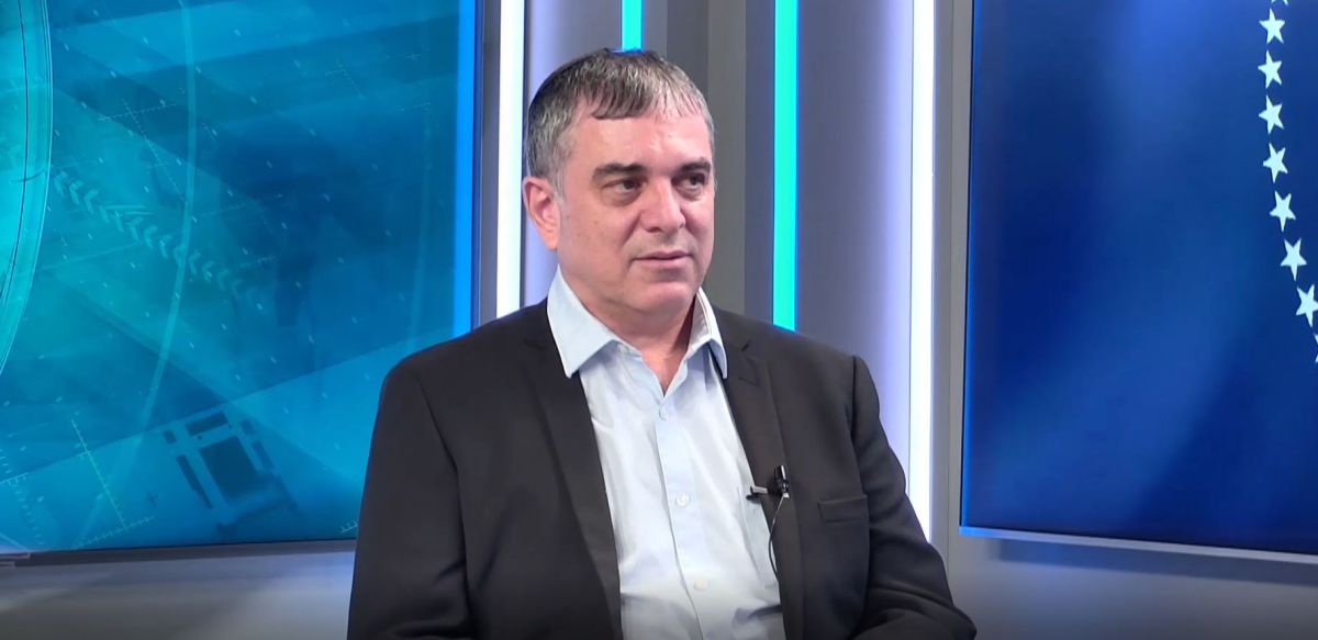 הכרזה על פילבר כ"עד עוין" – מה זה אומר? | עושים סדר