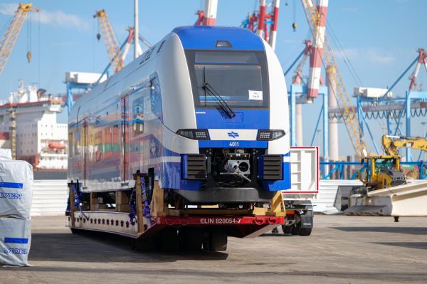 הרכבות החשמליות החדשות הגיעו לישראל