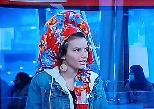 מטפחות מוחצנות: הרשת גועשת בשל בחירה אופנתית