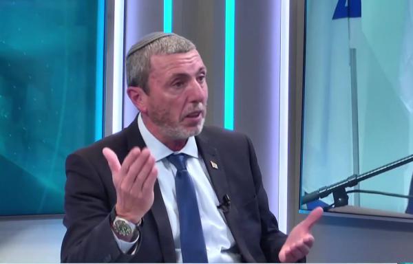 השר פרץ: בצלאל בוא נתמודד, לא הכל זה פוליטיקה