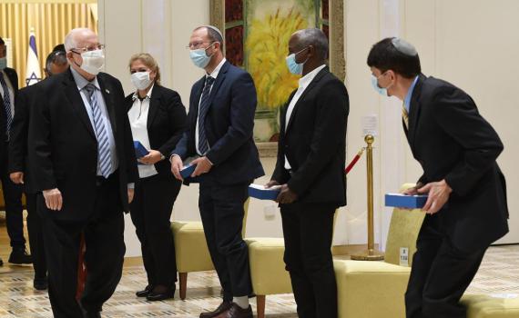 כבוד למגזר: הסרוגים שזכו בפרס השרה לקליטת עלייה