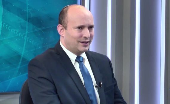 בנט: "נתניהו עמד מול שער ריק ולא הבקיע"