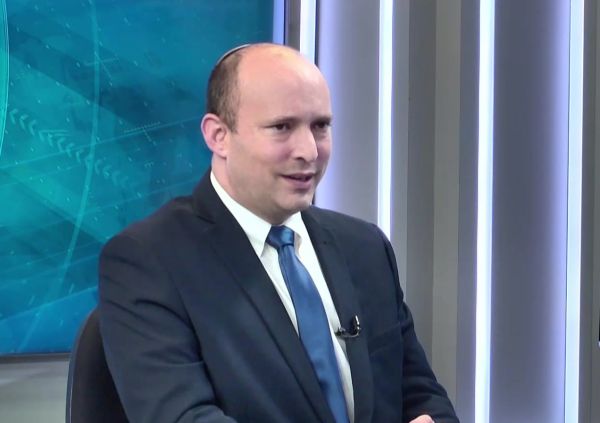 בנט: "נתניהו עמד מול שער ריק ולא הבקיע"