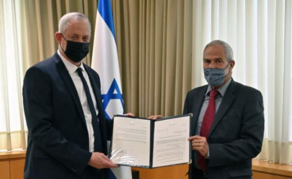 דרמה: גנץ מקים ועדת בדיקה לפרשת הצוללות