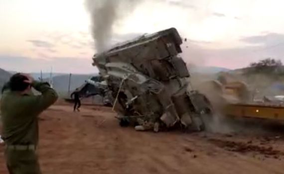 תיעוד מטורף: טנק התהפך באימון בבקעה. צפו