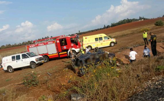 רכבת פגעה ברכב שפרץ למסילה; אדם אחד נהרג