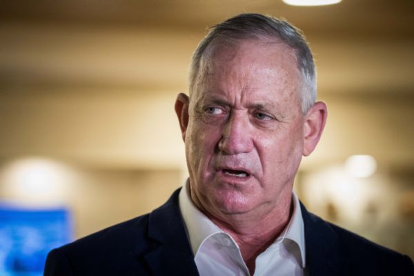 גנץ במתקפה קשה על נתניהו: "יאללה פאודה"