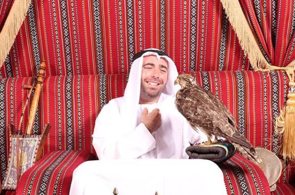 צפו:עומר אדם מעניק הצצה לפרויקט החדש שלו בדובאי