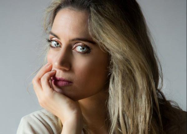 איך יוצאים מהחושך? שירה אורן במסר מרגש. צפו