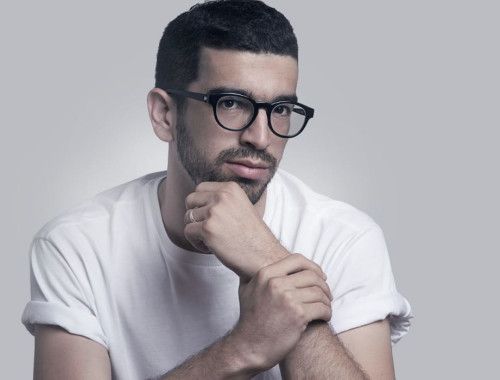 "לא נתפס שאני אבא": חנן בן ארי בשיר ומרגש חדש