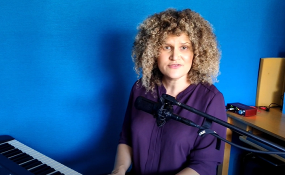 מרגש: המחווה של אודהליה ברלין לנתן זך ז"ל. צפו