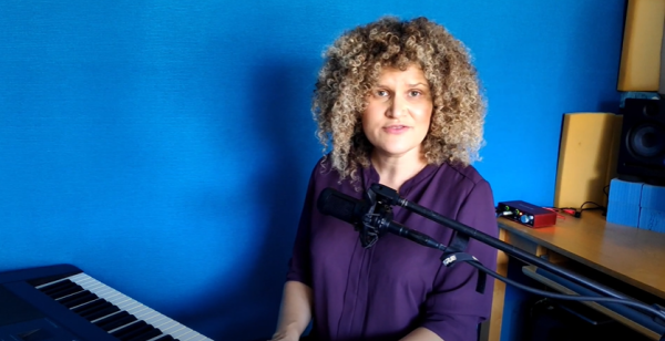 מרגש: המחווה של אודהליה ברלין לנתן זך ז"ל. צפו