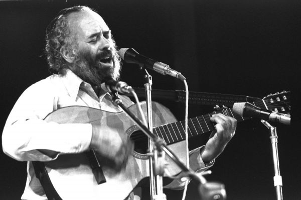 תיעוד נדיר: הופעה אחרונה של הרב קרליבך בישראל