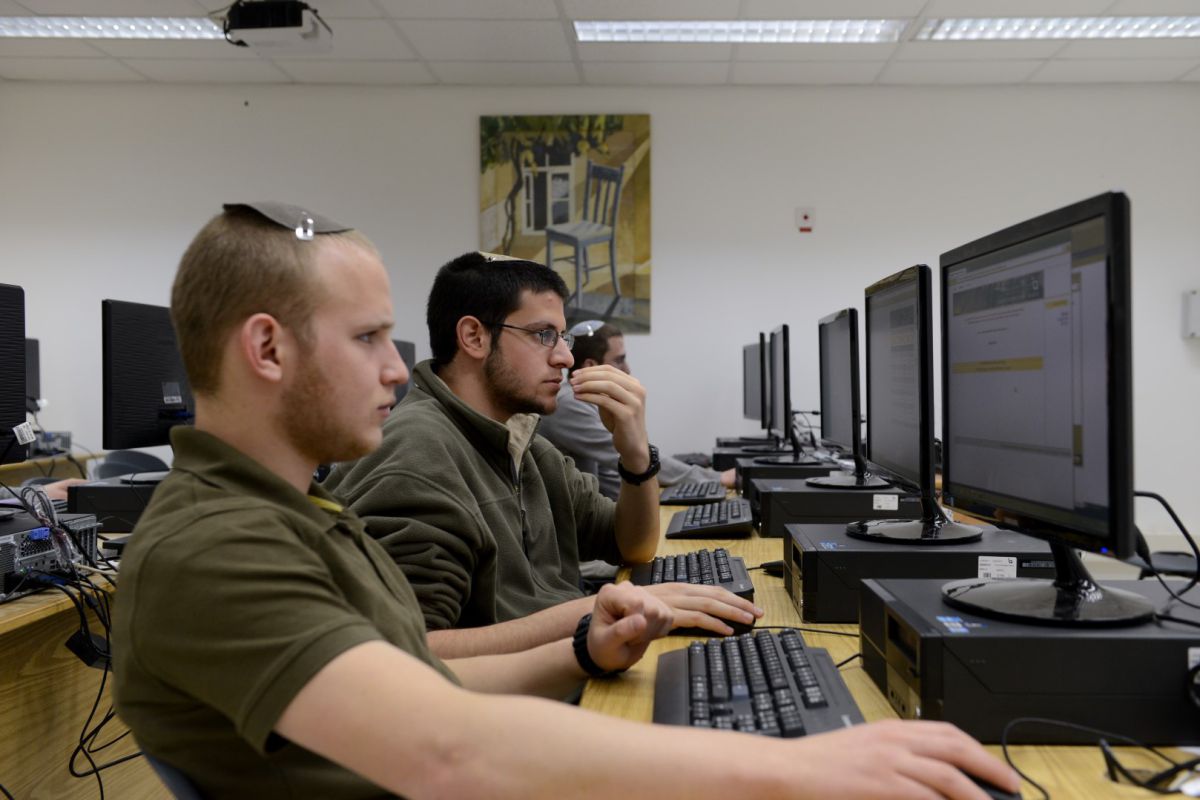 קורס חדש יכשיר צעירים לעבודה בחברות טכנולוגיה