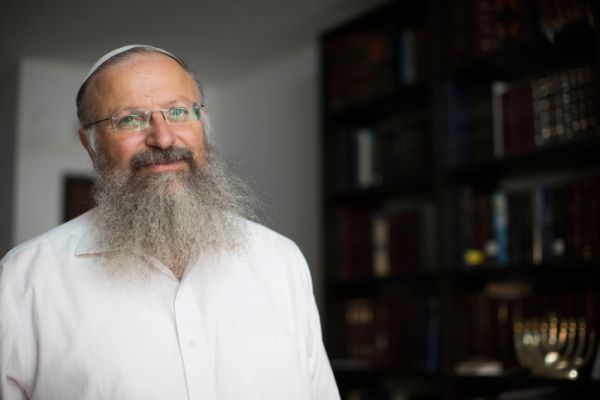 הרב שמואל אליהו: לחזק את מוסדות מערת המכפלה