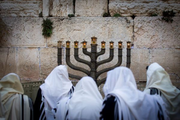 הערכה | חג החנוכה יתקיים תחת מגבלות קורונה כבדות