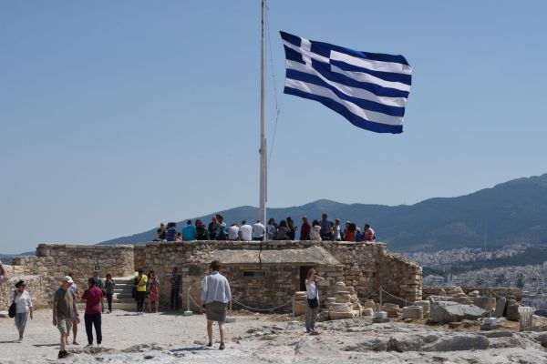 נגמרה החגיגה: יוון תצטרף לרשימת המדינות האדומות