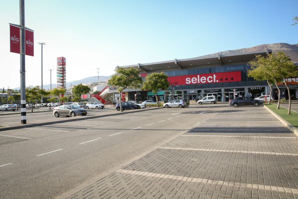 בניגוד להנחיות: רשת 'ביג' החליטה לפתוח את החנויות