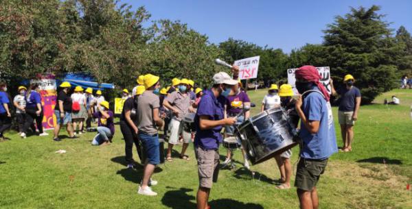 תנועת עזרא מפגינה: תנו לנו לחזור לפעילות