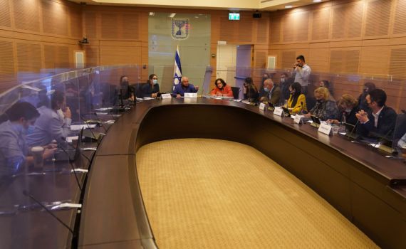 עדויות מול ח"כים: "מורה ליוגה התאבדה"