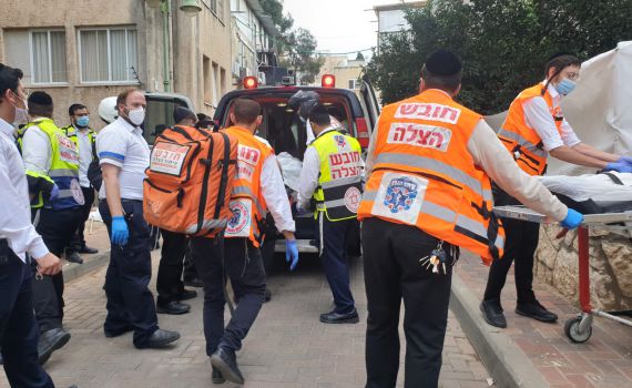 בן 19 נפל מקומה 3 בבני ברק – מצבו קשה