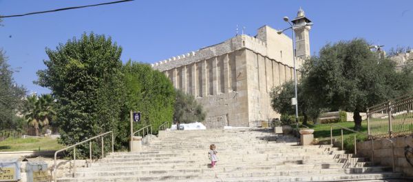 המוסדות ששומרים על מערת המכפלה צריכים אתכם