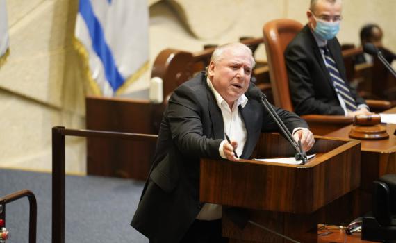 השר אמסלם למנדלבליט: אל תתחכם, אתה מתבלבל