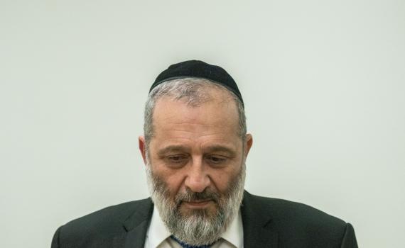 קנס כספי והתפטרות: נחתם הסדר טיעון עם אריה דרעי