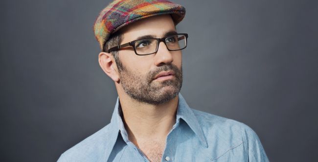 "לא קרה לי בעבר": יוני גנוט בסינגל חדש ויוצא דופן