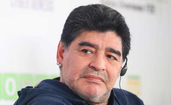 מראדונה נותח בהצלחה ונמצא בהתאוששות