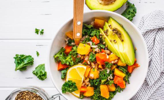 טעים ומשביע: מתכון לסלט שיעניק לכם חורף בריא