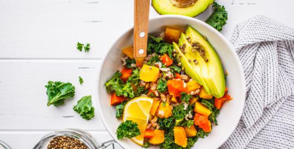 טעים ומשביע: מתכון לסלט שיעניק לכם חורף בריא