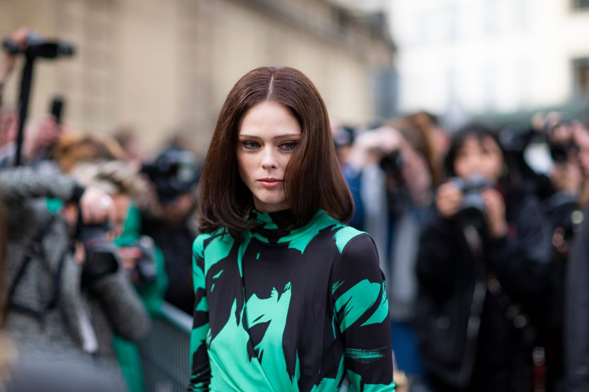 קוקו רושה מציגה אופנת הריון צנועה ופוטוגנית