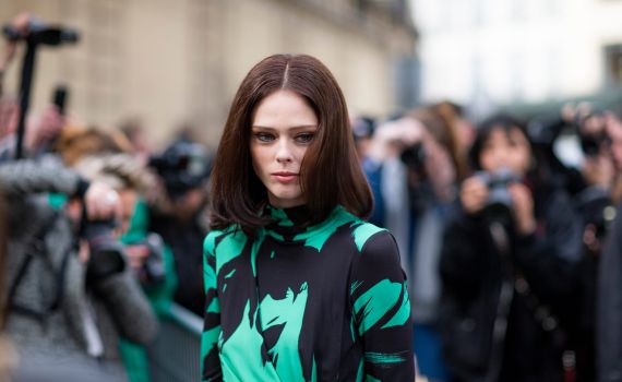 קוקו רושה מציגה אופנת הריון צנועה ופוטוגנית