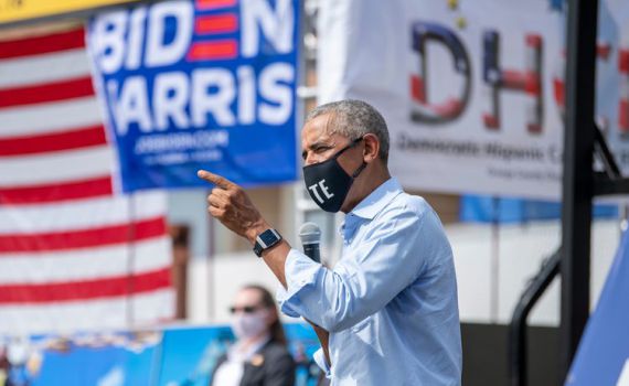 משחק הכדורסל של אובמה וביידן כבש את הרשת • צפו